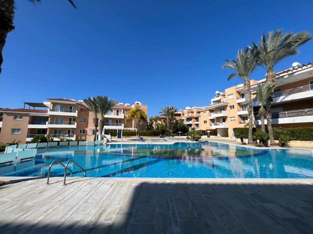 Casa Del Sol Townhouse In Iris Village Paphos ภายนอก รูปภาพ