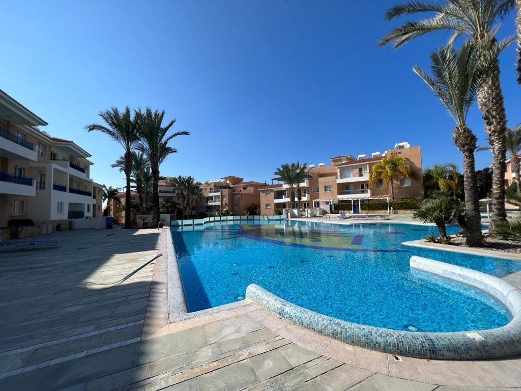 Casa Del Sol Townhouse In Iris Village Paphos ภายนอก รูปภาพ
