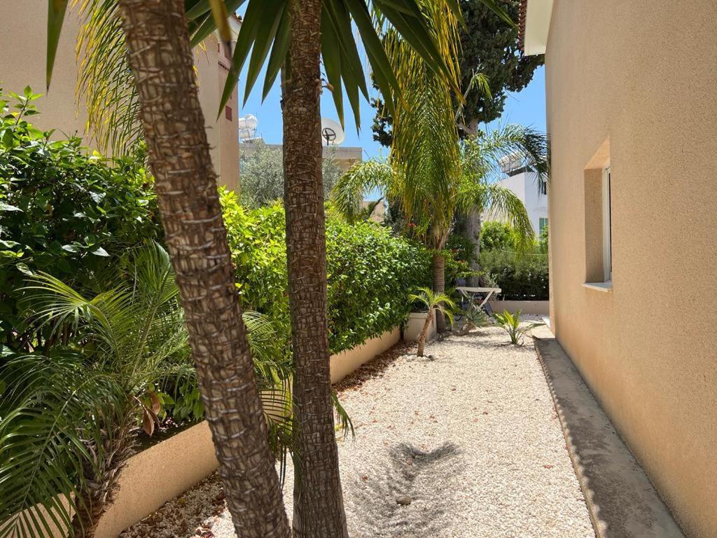 Casa Del Sol Townhouse In Iris Village Paphos ภายนอก รูปภาพ
