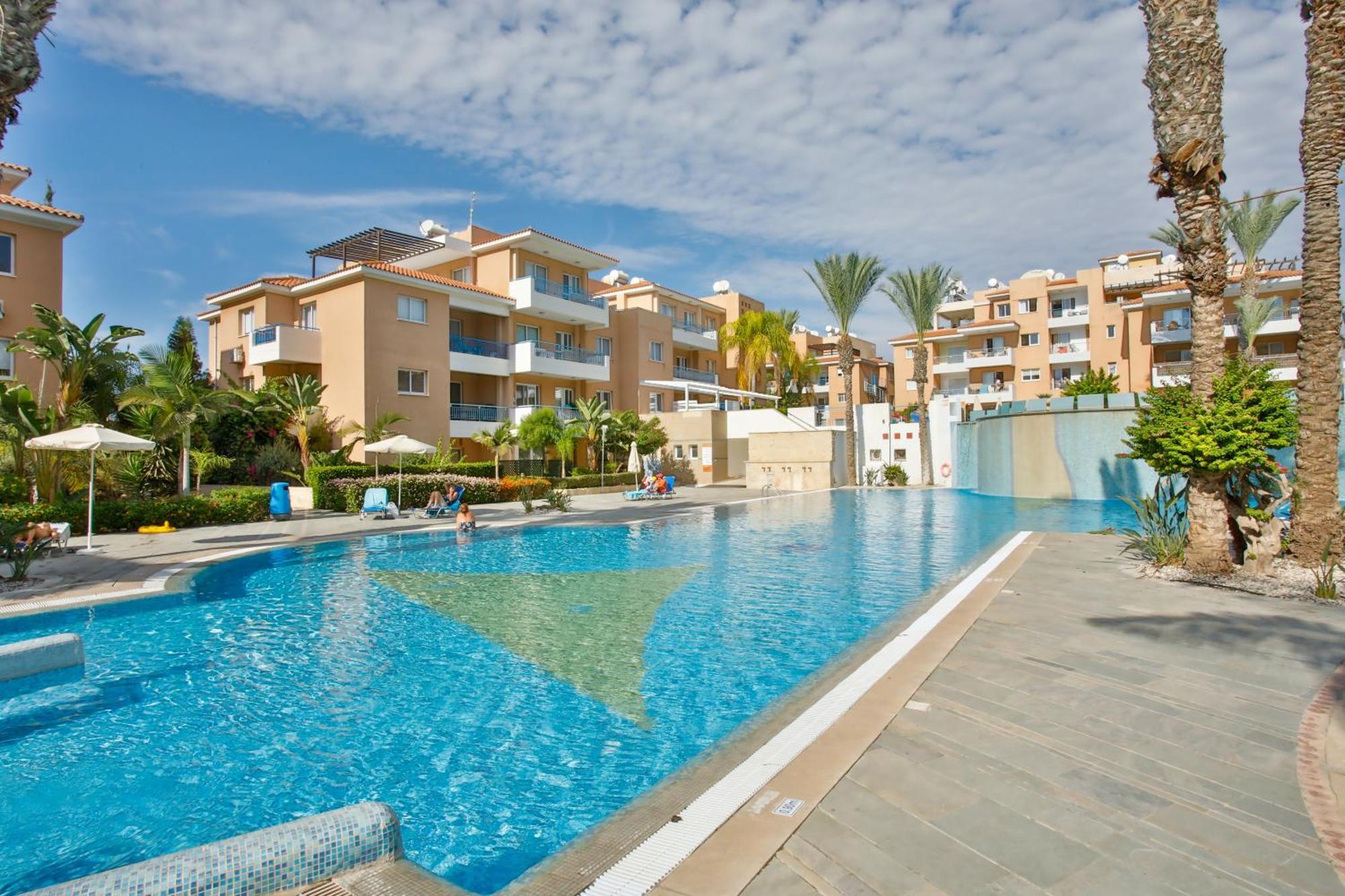 Casa Del Sol Townhouse In Iris Village Paphos ภายนอก รูปภาพ