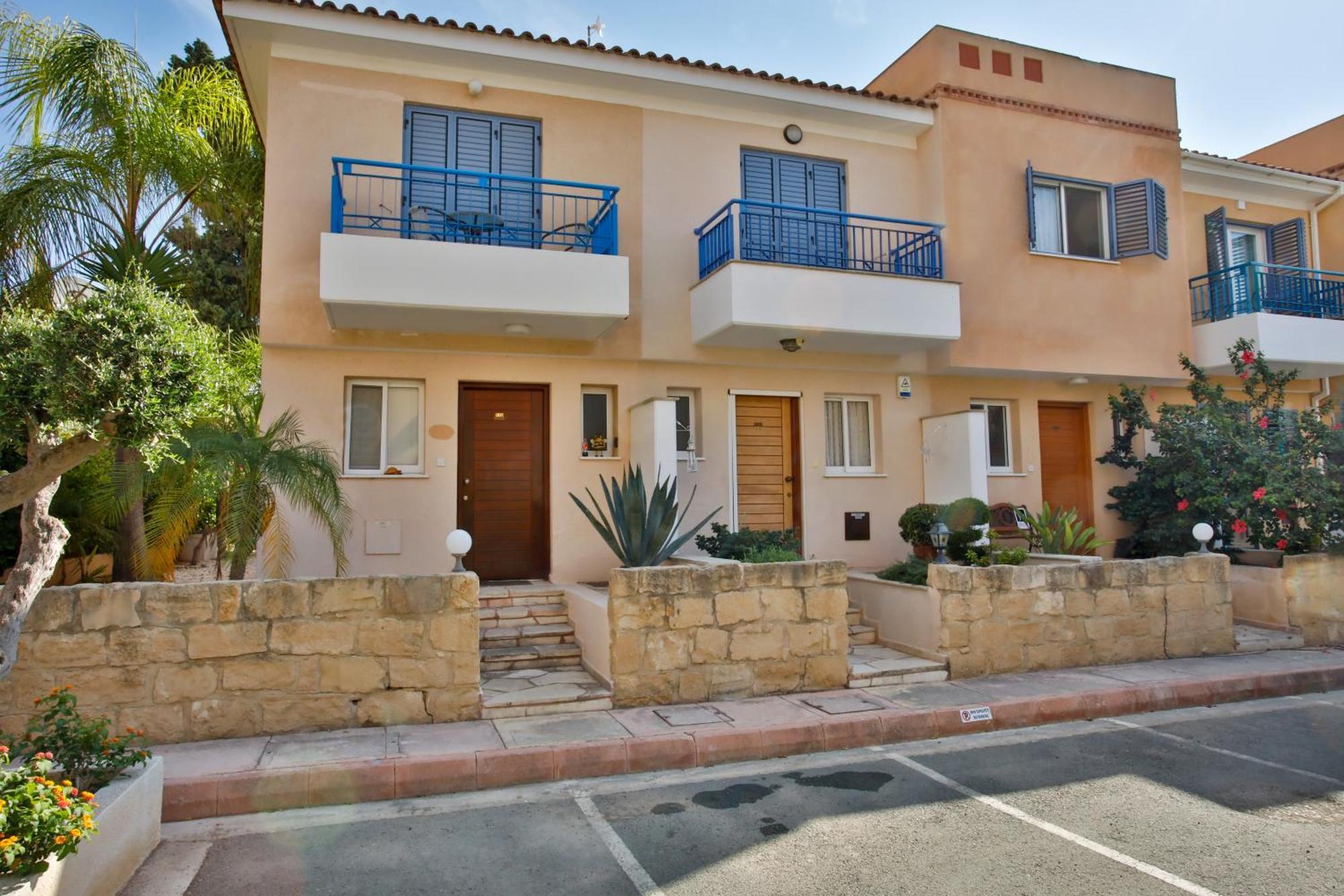 Casa Del Sol Townhouse In Iris Village Paphos ภายนอก รูปภาพ