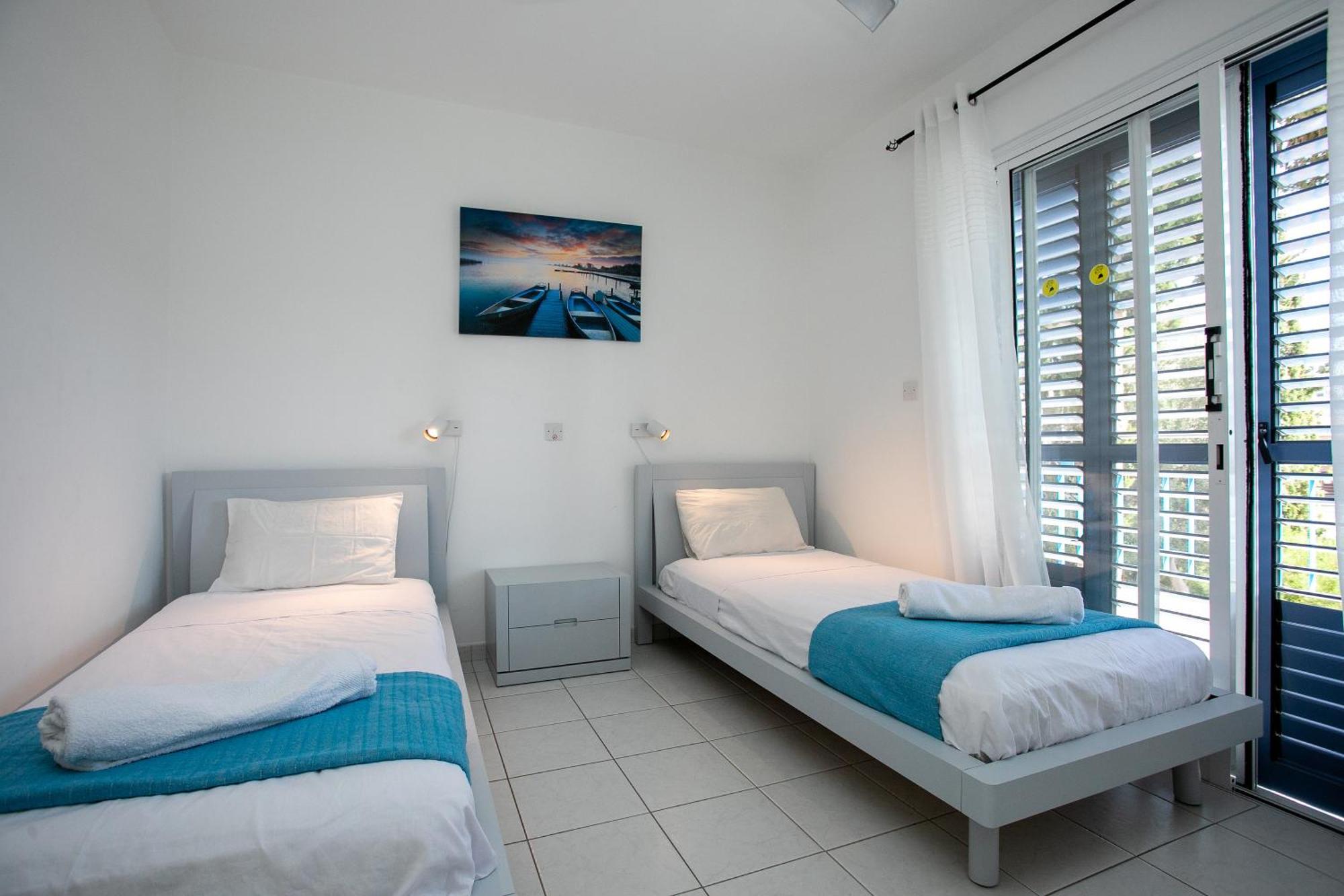 Casa Del Sol Townhouse In Iris Village Paphos ภายนอก รูปภาพ