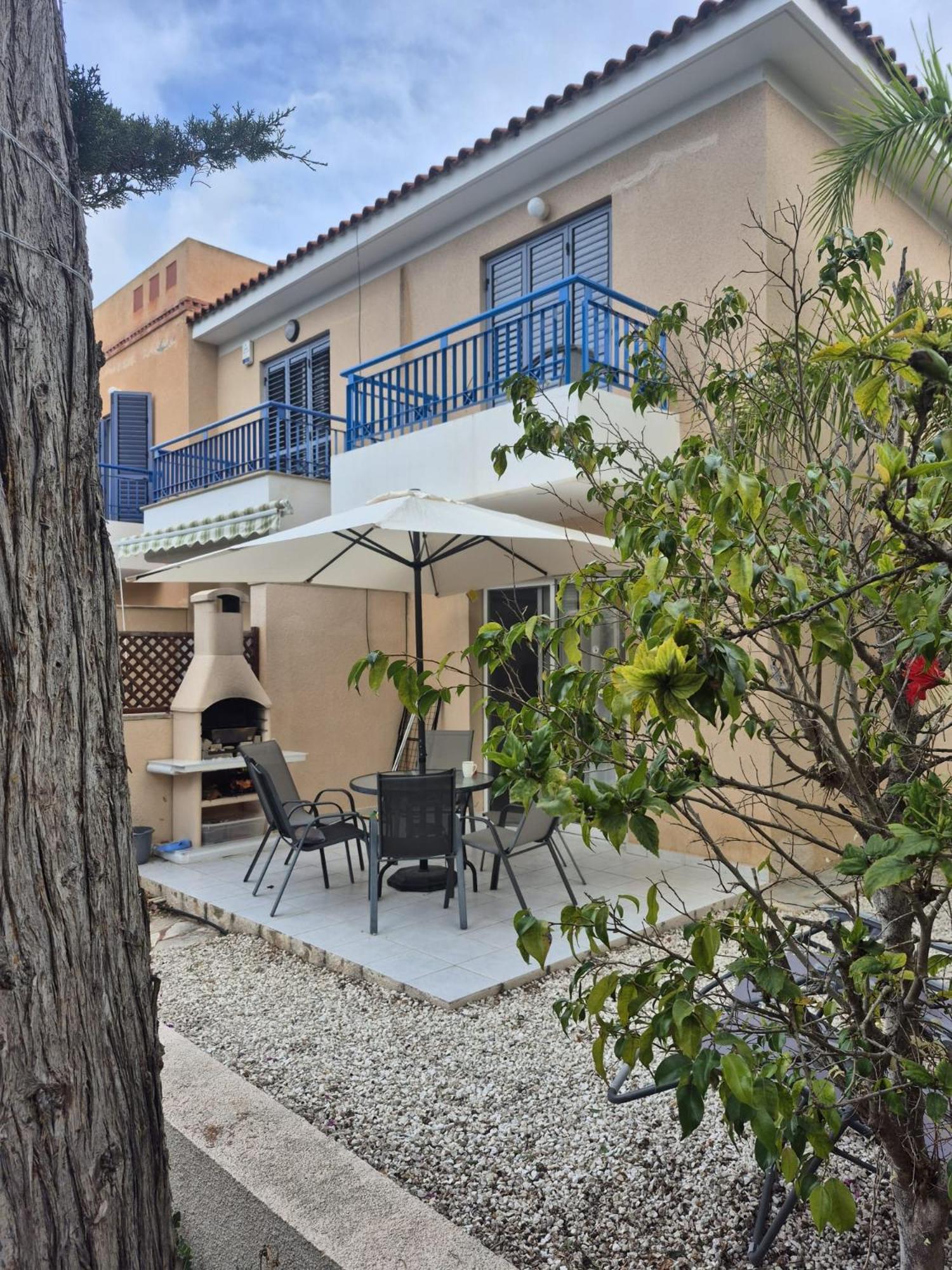 Casa Del Sol Townhouse In Iris Village Paphos ภายนอก รูปภาพ